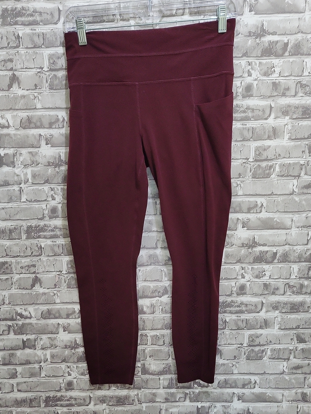 Athleta High-Rise Leggings in Burgundy with Side And Inside Stash Pockets Sz M